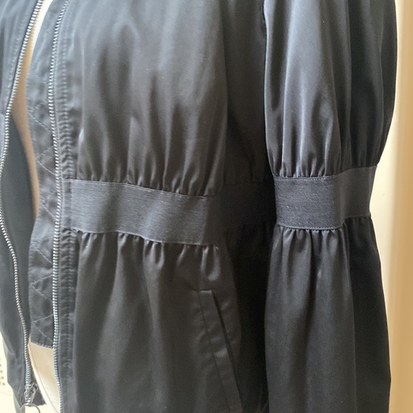 Guess light weight bomber jacket with banded elastic accents. Front zip. L/S. - Picture 4 of 5